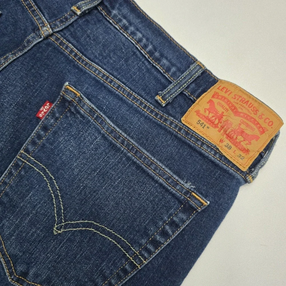 Levis 541 Athletic Taper Jeans Mens 38x32 Dark Wash Indigo Denim 18181-0074